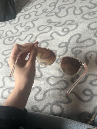 Gafas de sol marrones y beige