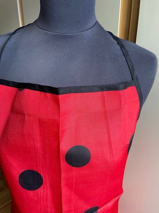 Mandil Flamenca Lunares Rojo y Negro delantal