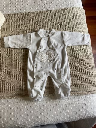 Lote 5 pijamas bebé
