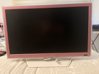 Televisión TCL Rosa y Blanca