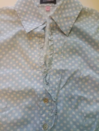 Camisa sin mangas lunares