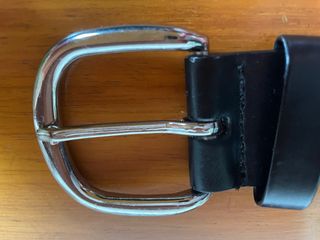 Cinturón de piel unisex tachuelas.