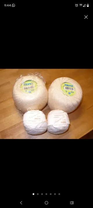 Offerta speciale Rosa: lotti di ovetti di lana e fotocamere analogiche