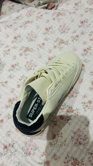 Zapatillas Blancas con Estrella Plateada