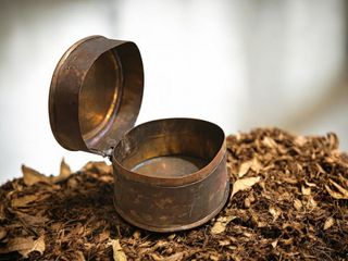 Antico Porta Tabacco in Ottone