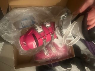 Esquís Atomic Race y Botas Lange Niña