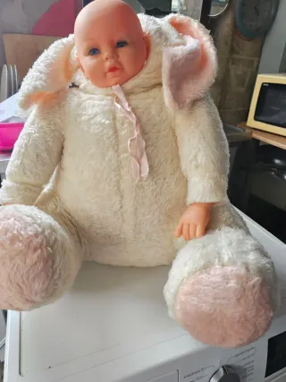 Muñeca de peluche con disfraz de conejo, grande 70