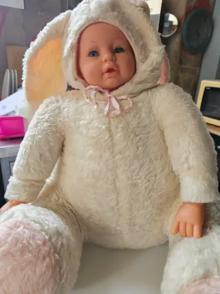 Muñeca de peluche con disfraz de conejo, grande 70