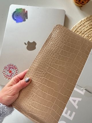 Funda portátil IDEAL OF SWEDEN 16 Croco