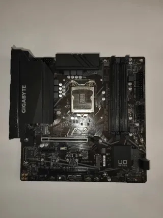 Placa Madre Gigabyte Z490M UD