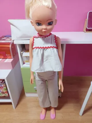 Muñeca grande con conjunto