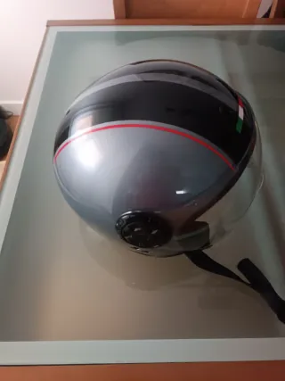 Casco Moto Negro con Visera