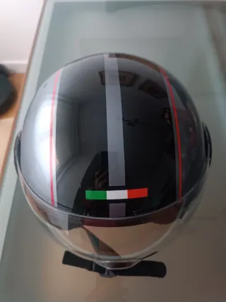 Casco Moto Negro con Visera