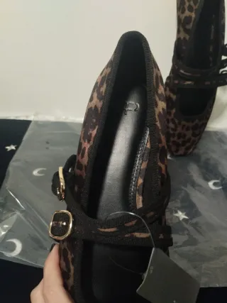 Bailarinas leopardo Parfois con hebillas