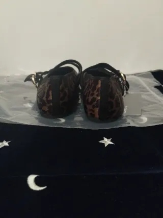 Bailarinas leopardo Parfois con hebillas
