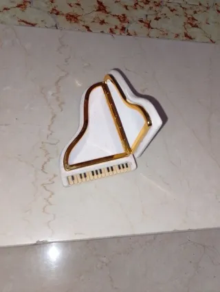 Portagioie ceramica pianoforte con fiocco