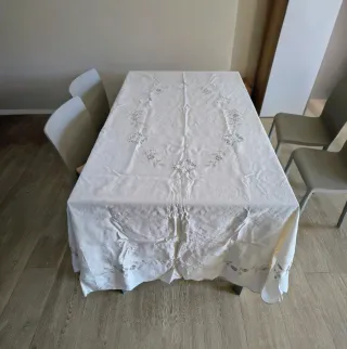 Tovaglia e 12 tovaglioli in lino antico