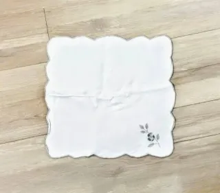 Tovaglia e 12 tovaglioli in lino antico