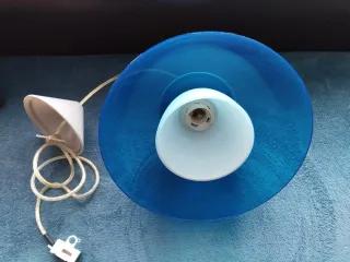 Lámpara de techo azul y gris