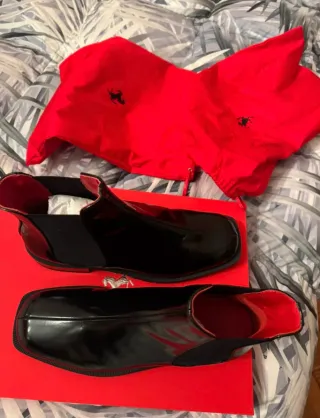 Zapatos Ferrari Chelsea Negros y Rojos
