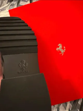 Zapatos Ferrari Chelsea Negros y Rojos