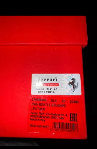 Zapatos Ferrari Chelsea Negros y Rojos