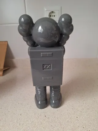 Figura Kaws Astronauta Impresión 3D