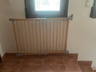 2 Barreras de seguridad extensibles para escaleras