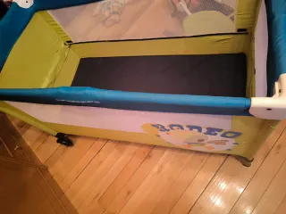 Cuna de viaje infantil