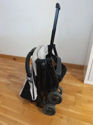 Silla de paseo ligera kikkaboo