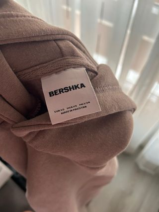 Sudadera Bershka marrón