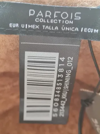 Gorro Bucket Parfois charolado verde y pelo