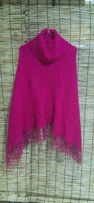 Ponchos de punto multicolor y rosa