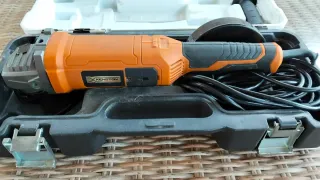 KEINSTEN Amoladora 1200w con maletín.