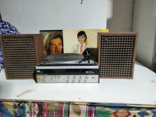 Tocadiscos Betta Retro con Altavoces