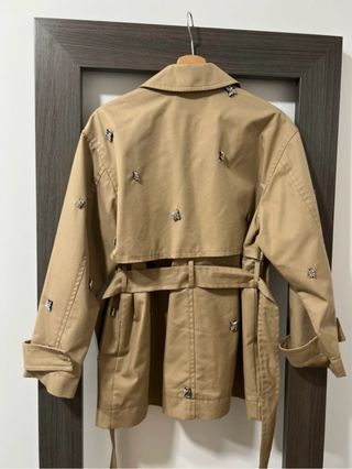 Gabardina Beige Zara con Pedrería