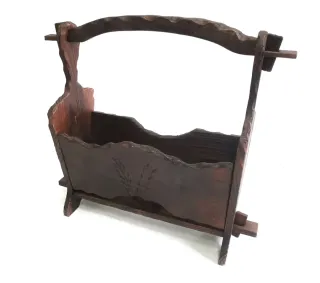 Bonito revistero rústico de madera