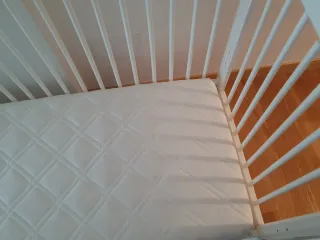 Cuna blanca para bebé