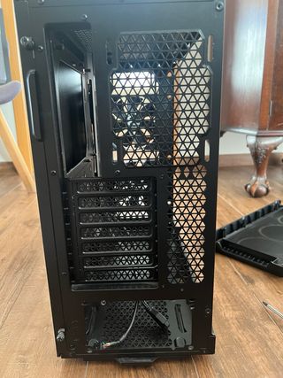 Torre Fractal Design 2