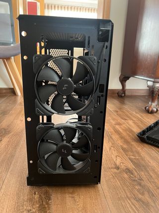 Torre Fractal Design 2