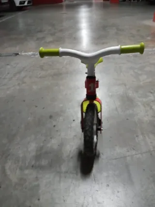 Bici sin pedales Smoby roja y amarilla