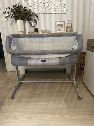 Minicuna colecho Chicco Next to Me2 gris