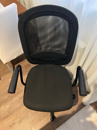 Silla de escritorio ergonómica negra