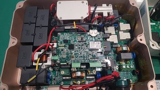 Inverter Solar Edge ibrido con Sesti 4