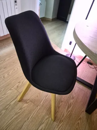 Tavolo da pranzo estensibile in legno massello seminuovo