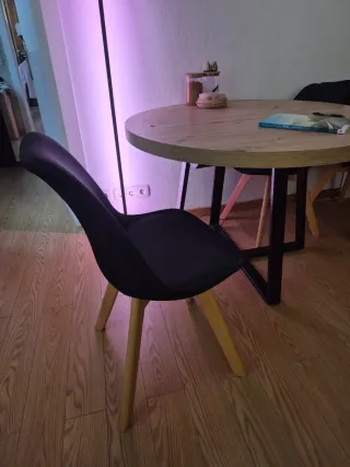 Tavolo da pranzo estensibile in legno massello seminuovo