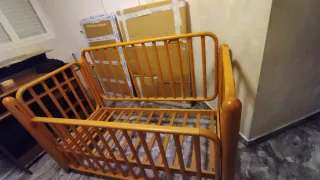 Cuna de bebé de madera