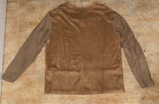 Blusa antelina marrón con tachuelas