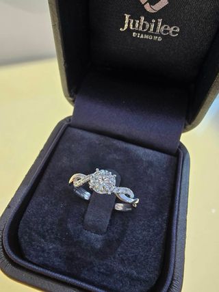 Anillo Jubilee Diamante 0.30ct D VS2