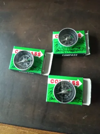 3 Brújulas de Bolsillo